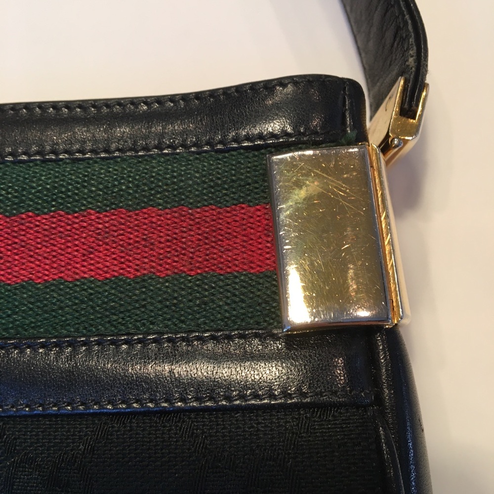AUTHENTIC Vintage 1970s GUCCI Shoulder Bag - Picture 3 of 11